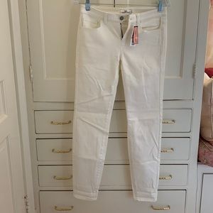 Vineyard vines white skinny ankle jeans. Low rise. Size 2